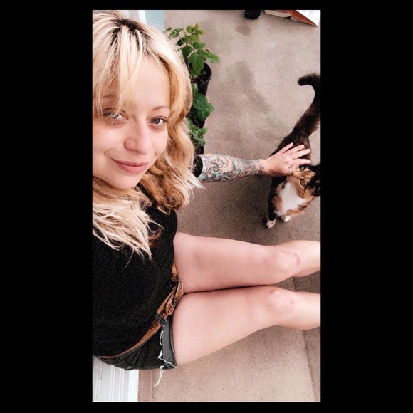 Meet Your Posh Ambassador, Jessica! Since '12 - Picture 2 of 6